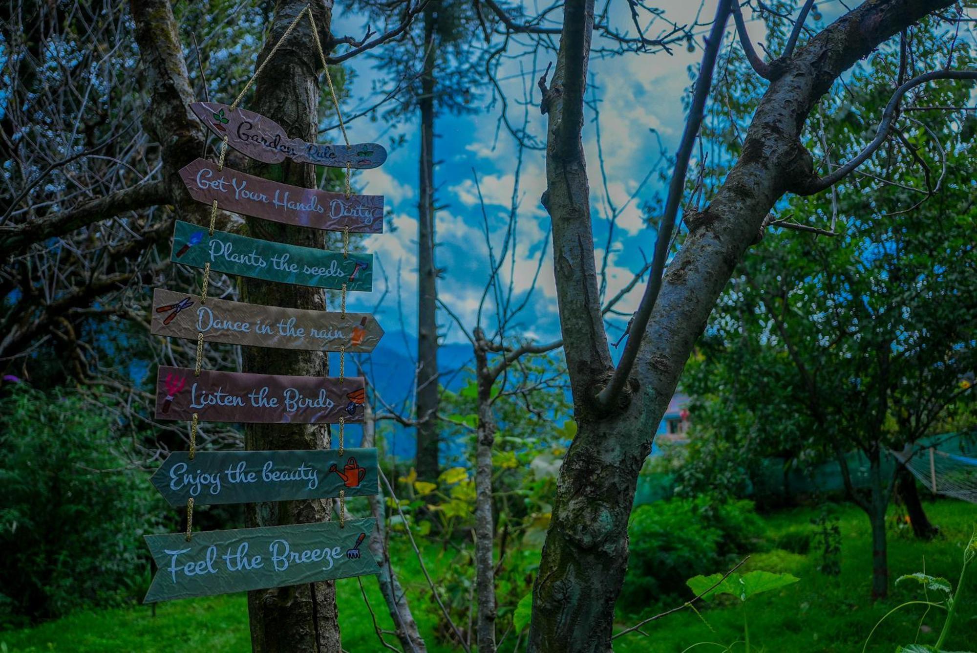 The Manu Emerald # Farmhouse # Top Selling Cottage In Manali # Peaceful Heritage Cozy Stay # Lawn With Bonfire # Most Awarded Exterior foto